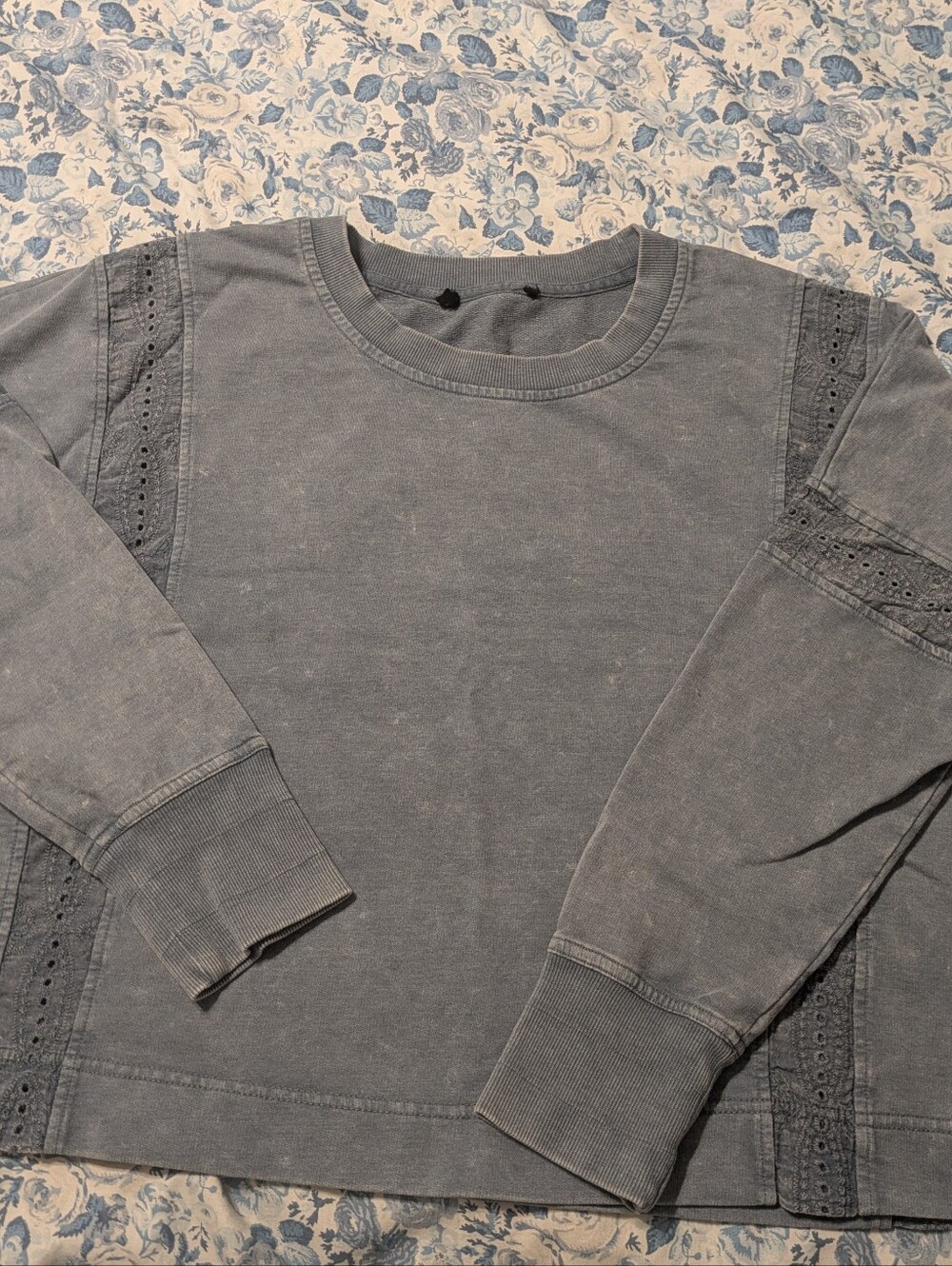 Jane and Delancey Light Blue/Gray Eyelet-Trim Sweatshirt & Joggers Set - Picture 2 of 7